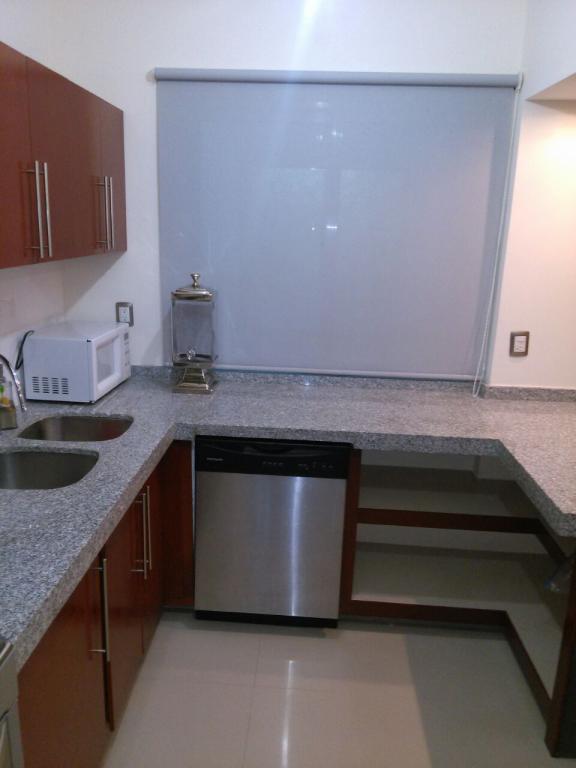 Moderno departamento amueblado en renta - 5