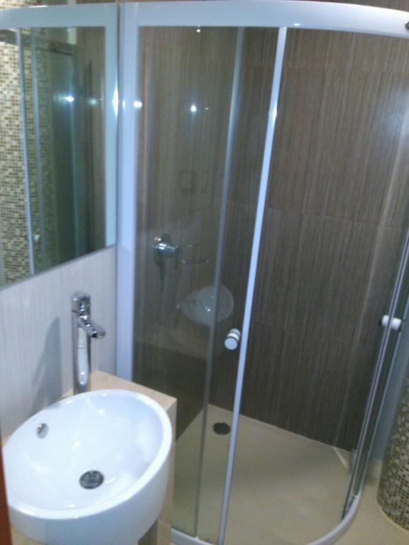 Moderno departamento amueblado en renta - 7