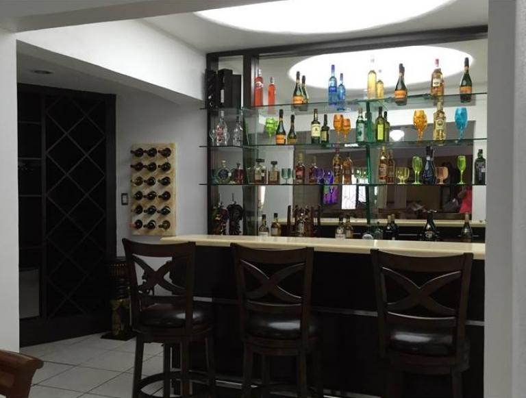 HERMOSA RESIDENCIA EN CALLE CERRADA EN MONTEREAL - 9