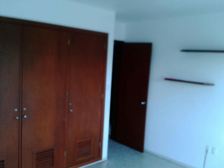 Preciosa residencia muy bien ubicada cerca de colegios - 7