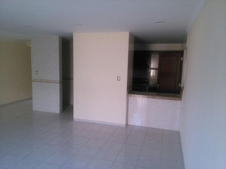 Preciosa casa con excelente ubicación en renta - 4