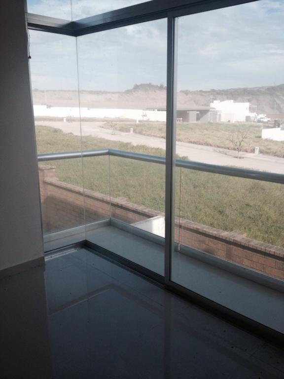 Amplia residencia con vista panorámica en Punta Tiburón - 6
