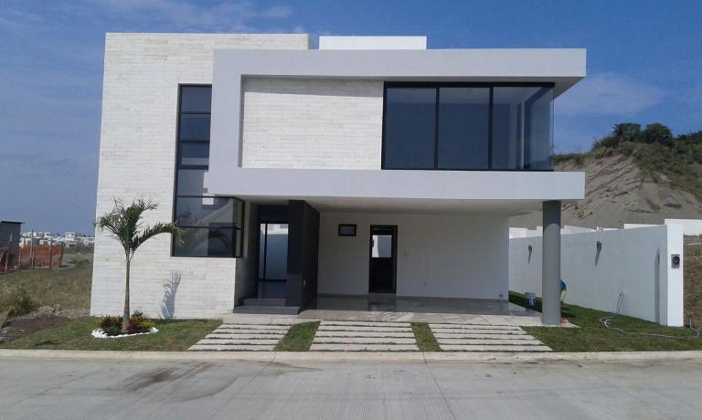 Hermosa residencia finos acabados - 1