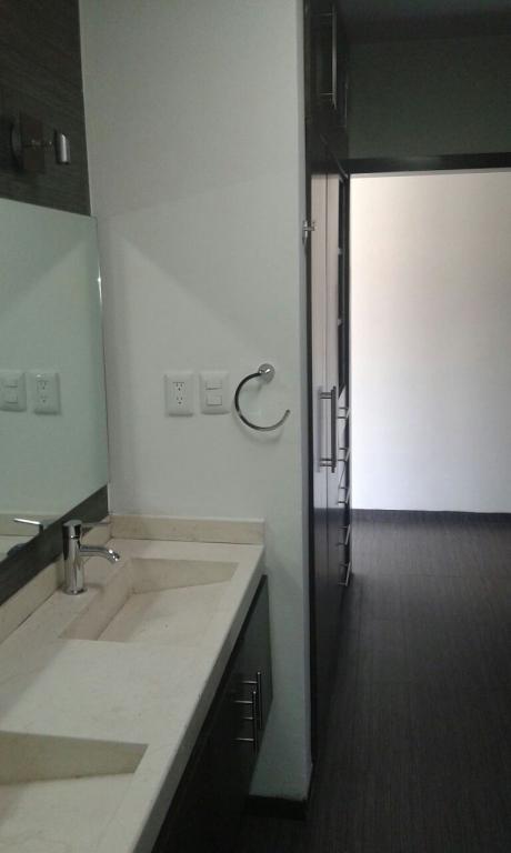 Hermosa residencia finos acabados - 13
