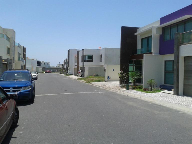 Excelente terreno en Fracc Lomas del Sol - 2