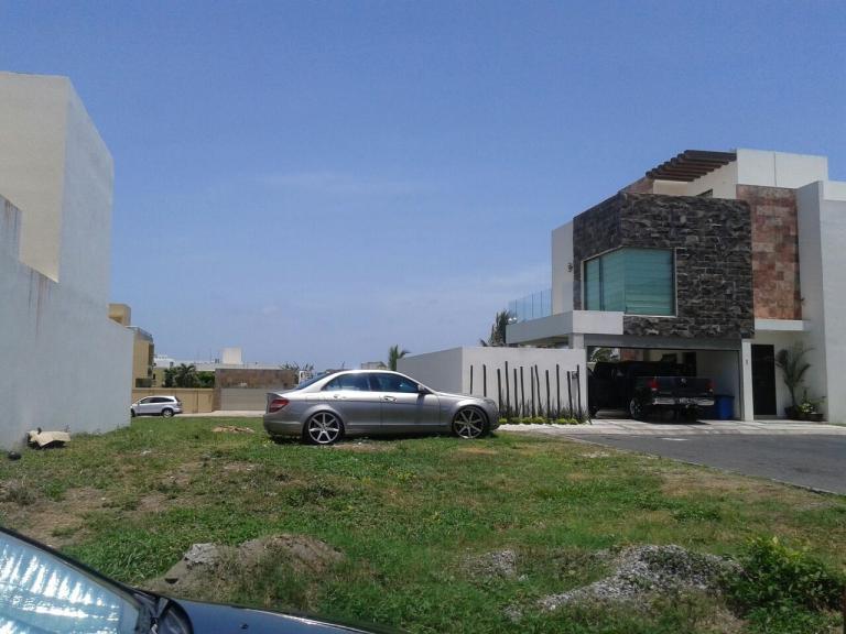 Excelente terreno en Fracc Lomas del Sol - 3