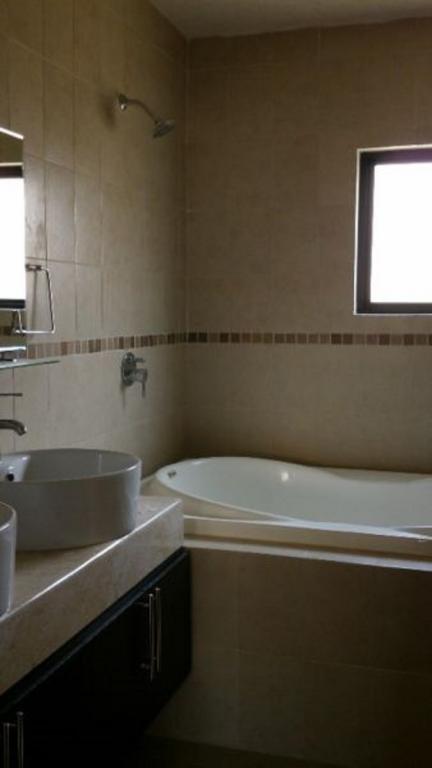 Preciosa residencia vigilancia las 24 hrs en venta - 5