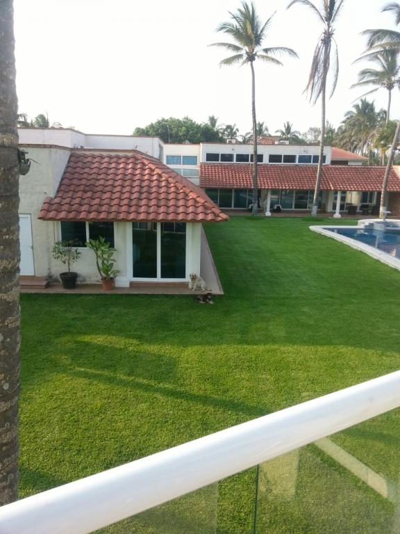 Esplendida residencia con su muelle para yate - 2
