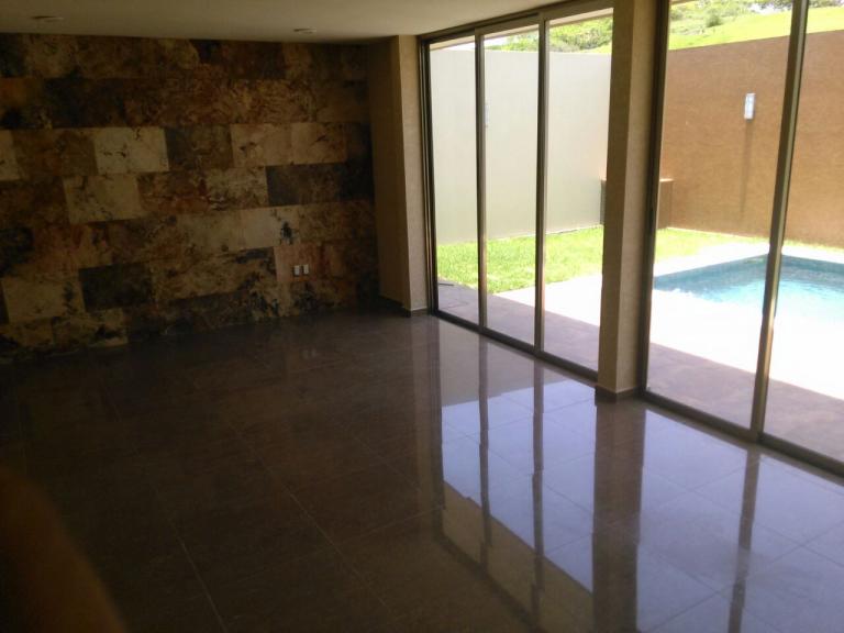 Magnifica residencia de finos acabados y con alberca - 3
