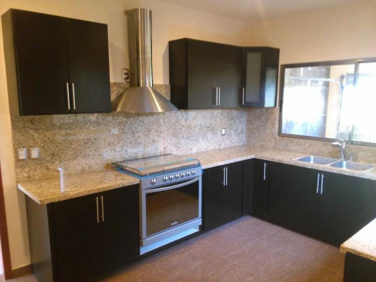 Magnifica residencia de finos acabados y con alberca - 6