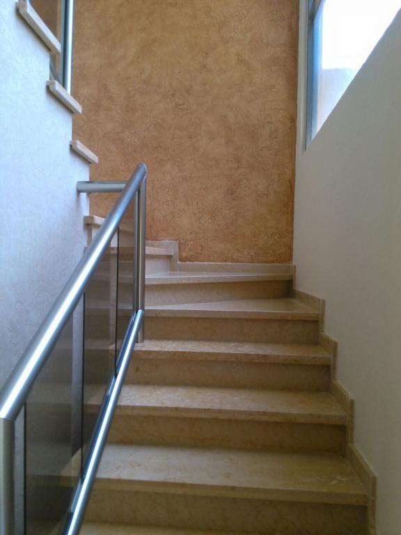 Magnifica residencia de finos acabados y con alberca - 8