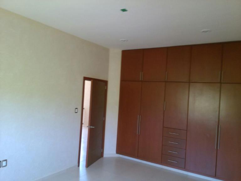Magnifica residencia de finos acabados y con alberca - 10