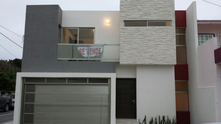 Preciosa residencia muy amplia en esquina