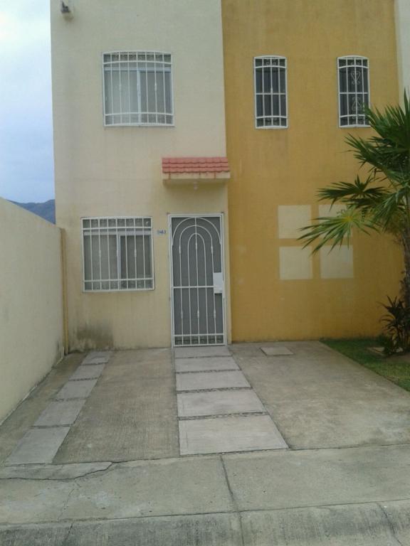 EXCELENTE CASA EN FRACC. MISION DEL MAR - 2