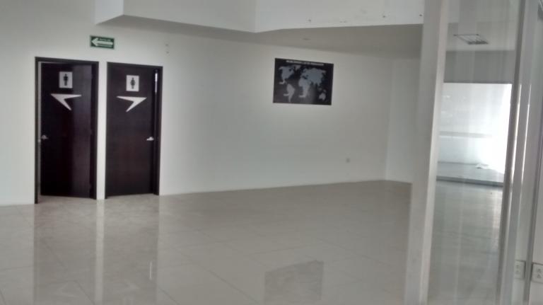 EXCELENTE LOCAL EN RENTA EN LA 31 PONIENTE PUEBLA — foto 3