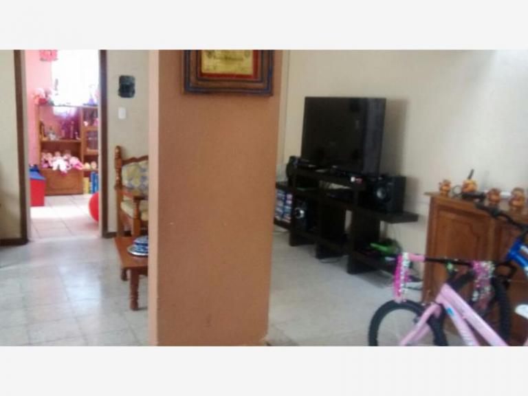 HERMOSA CASA EN VENTA EN 16 DE SEPT Y BLVD LAS TORRES - 4