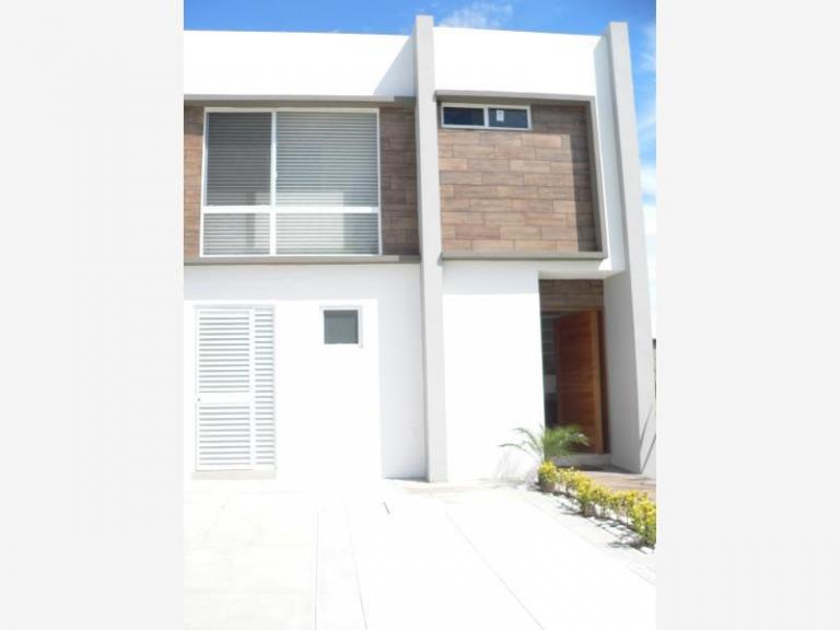 HERMOSA CASA EN VENTA LOMAS DE ANGELOPOLIS - 1
