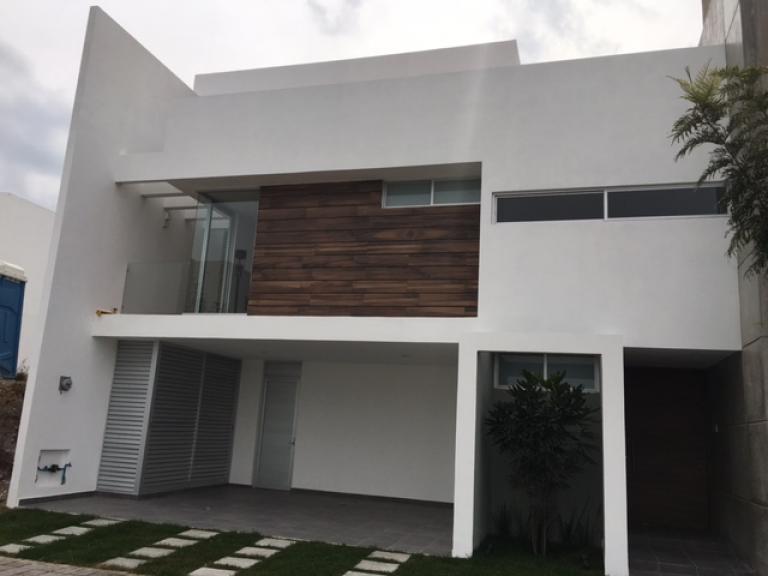 VENTA HERMOSA CASA EN LOMAS DE ANGELOPOLIS