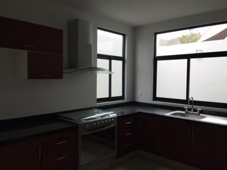 HERMOSA CASA EN VENTA EN LOMAS DE ANGELOPOLIS — foto 2