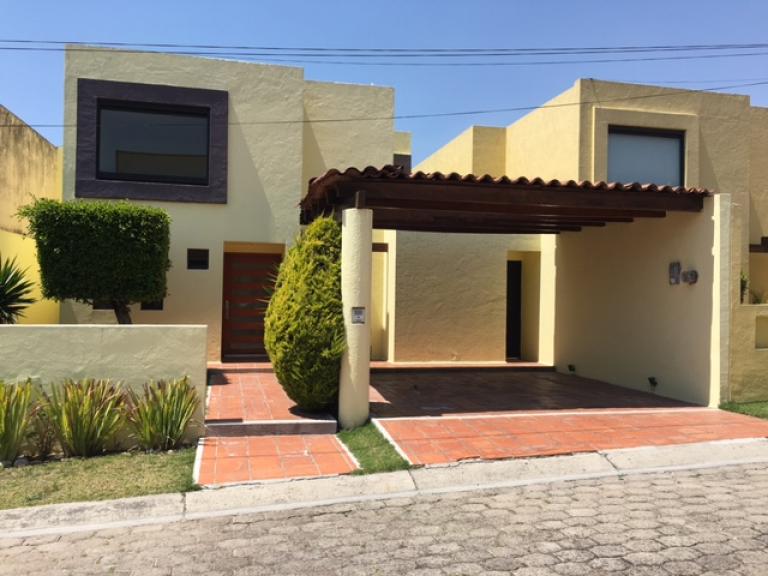CASA EN RENTA EN FRACC. FUENTES DE MORATILLA - 1