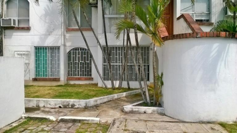 Departamento por plaza Américas se renta - 1