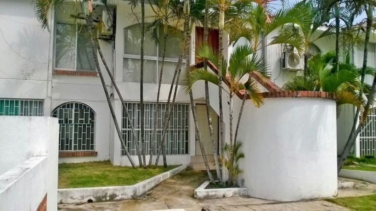 Depa amueblado se renta en la Floresta - 1