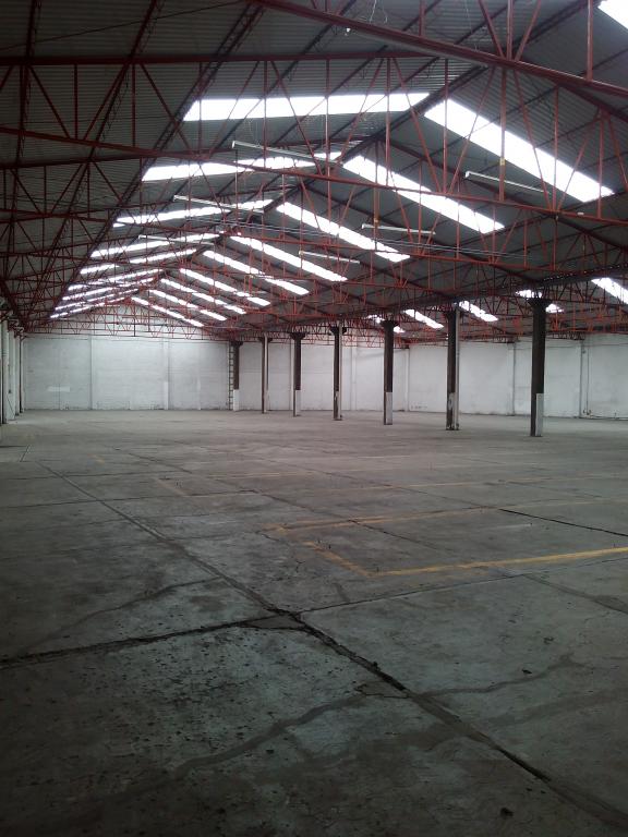 Fabulosa Bodega. 7600 m2. Equipada. Ubicadísima. 2 Frentes. - 6