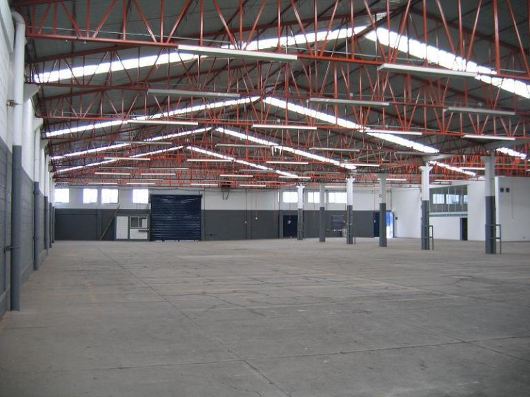 Fabulosa Bodega. 7600 m2. Equipada. Ubicadísima. 2 Frentes. - 12