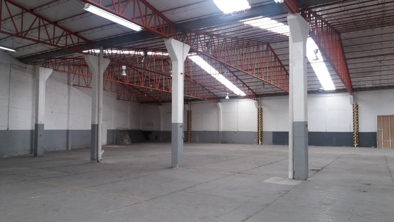 Magnifica Bodega. 2600 m2. 2 Entradas Trailer. Oficinas. - 5