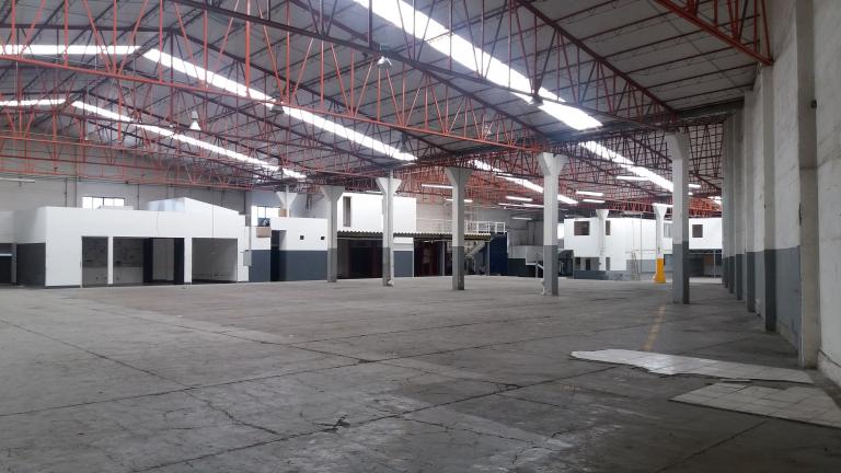 Magnifica Bodega. 2600 m2. 2 Entradas Trailer. Oficinas. - 6