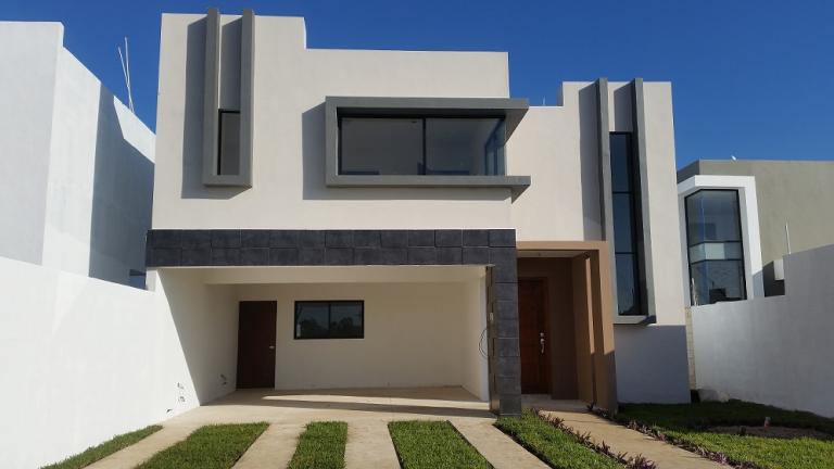 Hermosa casa en Venta $1965000 con garage p/4 autos