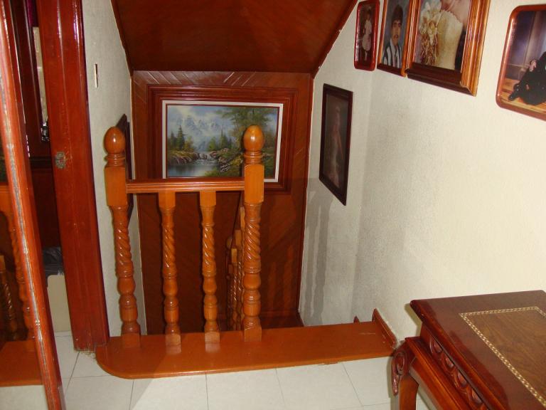 VENTA DE CASA REMODELADA DE LUJO - 3