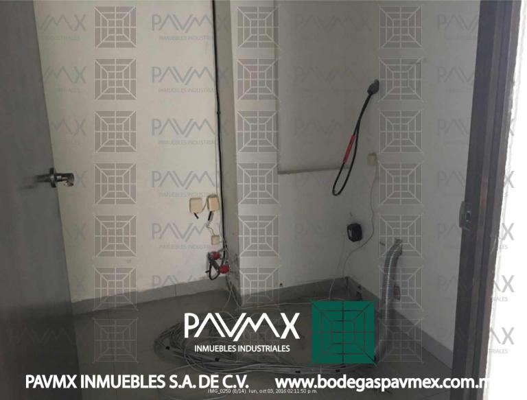 LOCAL COMERCIAL EN RENTA 140m2 PASAJE SANTA CLARA - 10