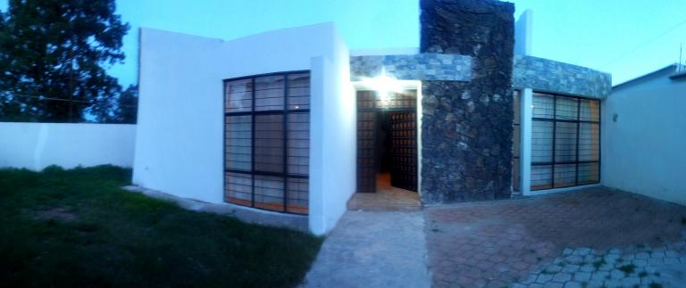 CASA AMPLIA REMODELADA UNA PLANTA JARDINES DE DGO. - 1
