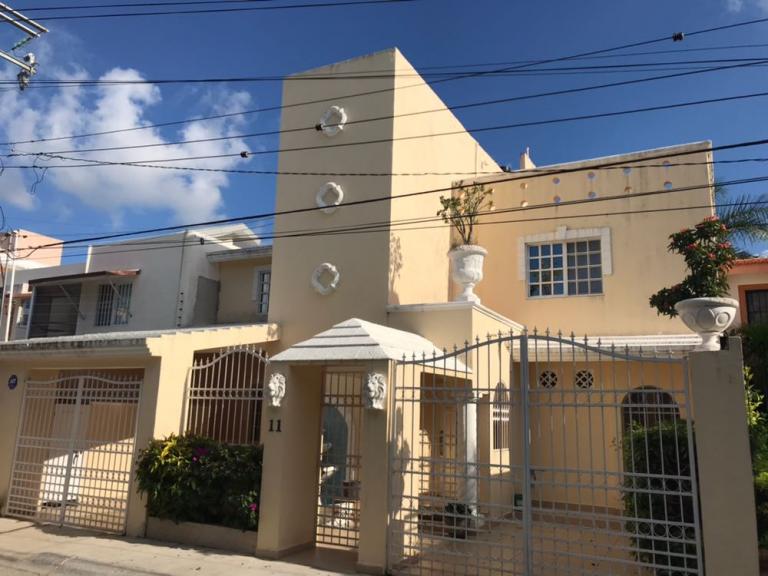 HERMOSA CASA EN SM 43, CANCUN, Q. ROO - 1