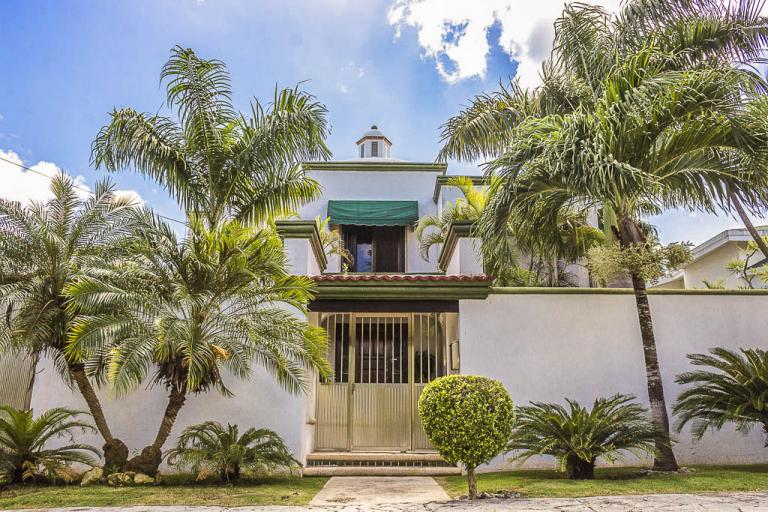 HERMOSA CASA EN RESIDENCIAL CAMPESTRE, CANCUN, Q. ROO - 1