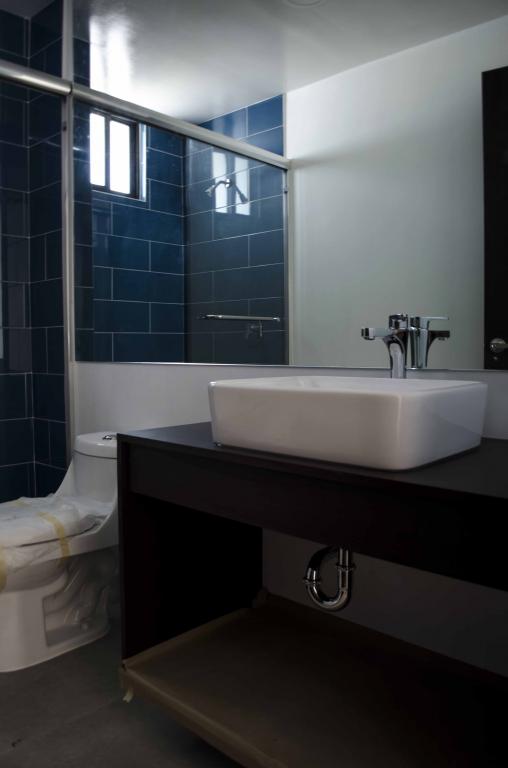 5 CASAS NUEVAS ESTILO MODERNO DOBLE ALTURA - 6