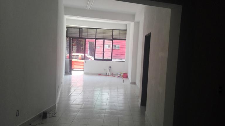Gran local comercial de 87m2. En Planta Baja - 8