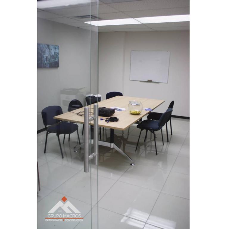 Oficinas con sub estación, elevador industrial y bodega - 6