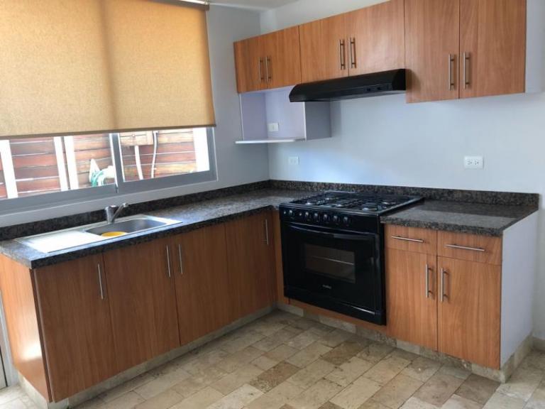 CASA EN VENTA 3 REC. ZONA CIUDAD JUDICIAL UVM $ 1,790,000 - 3