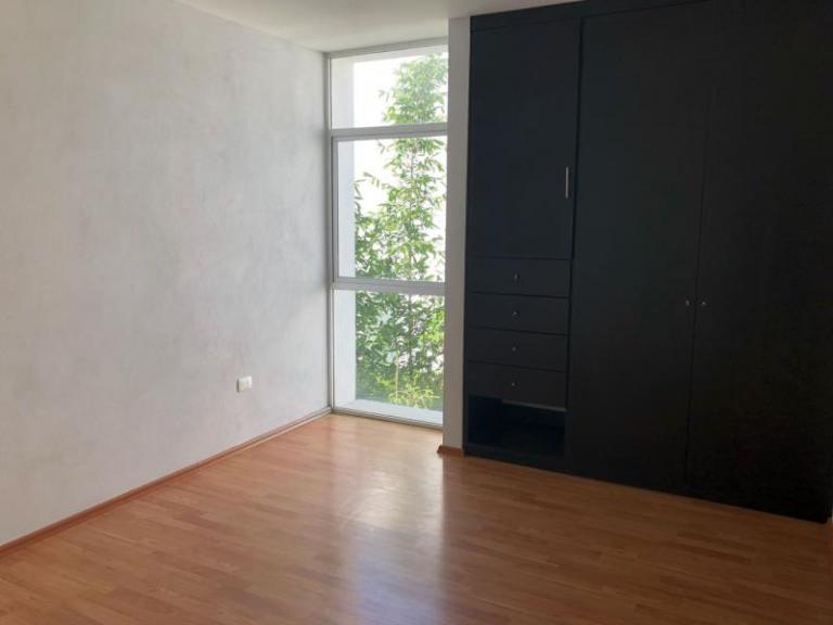 CASA EN VENTA 3 REC. ZONA CIUDAD JUDICIAL UVM $ 1,790,000 - 10