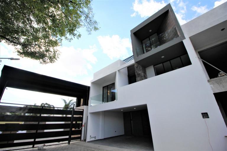 HERMOSA CASA EN VENTA EN RUSCELLETTO, MOMOXPAN SAN PEDRO CHO - 2