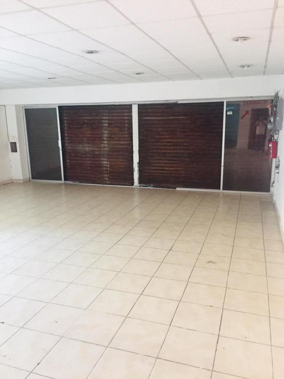 Local comecial de 300m2 en Olivar del Conde - 1