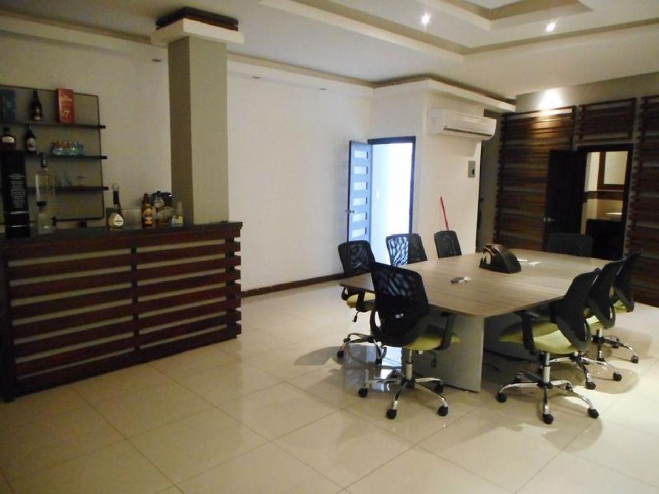 Se vende local comercial en excelente zona de mucho trafico - 8