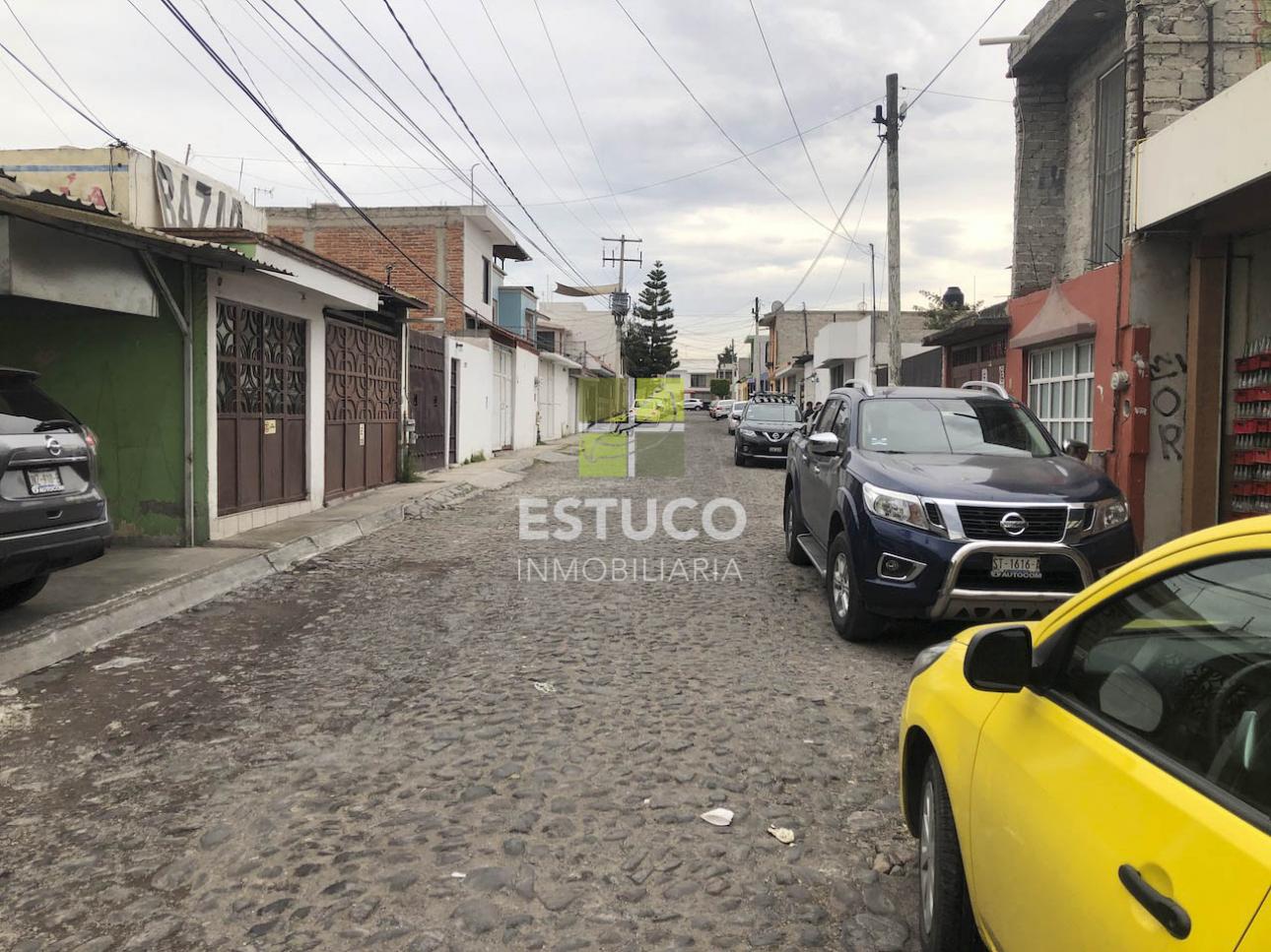 Local con todos los servicios uso de suelo comercial - 2