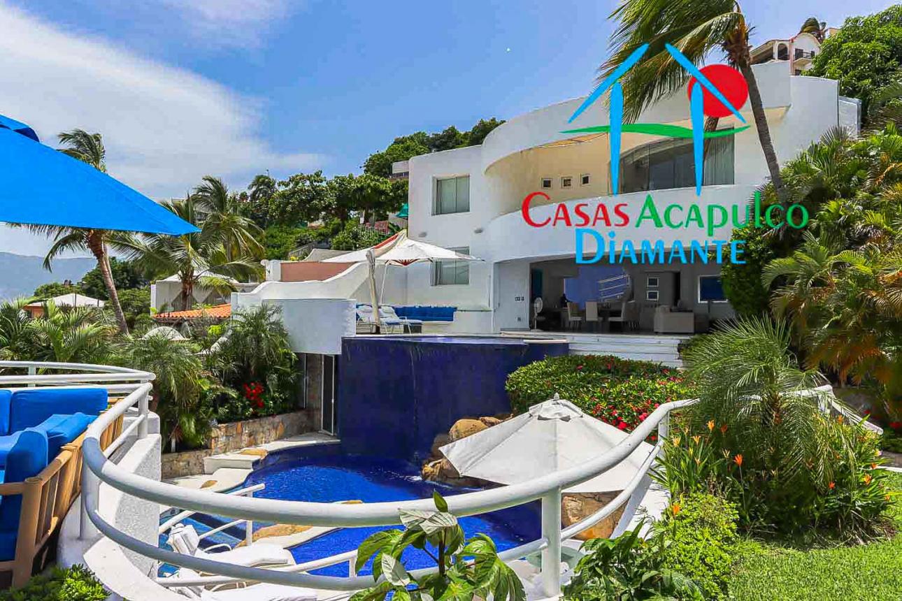 Casa con alberca, jacuzzi y un departamento independiente - 1