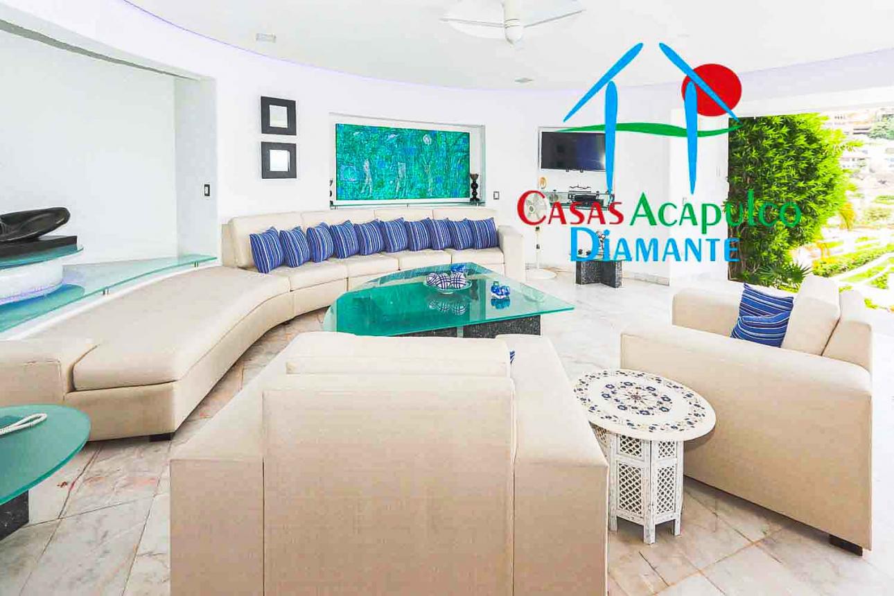 Casa con alberca, jacuzzi y un departamento independiente - 3
