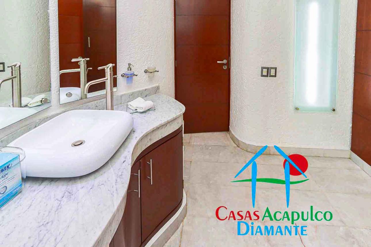 Casa con alberca, jacuzzi y un departamento independiente - 13