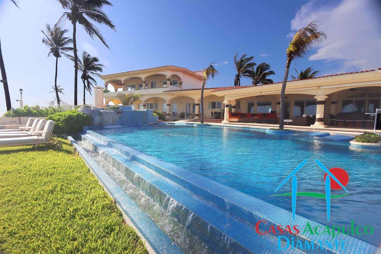 Cad Villa Universal. 200 M De Frente De Playa. Alberca