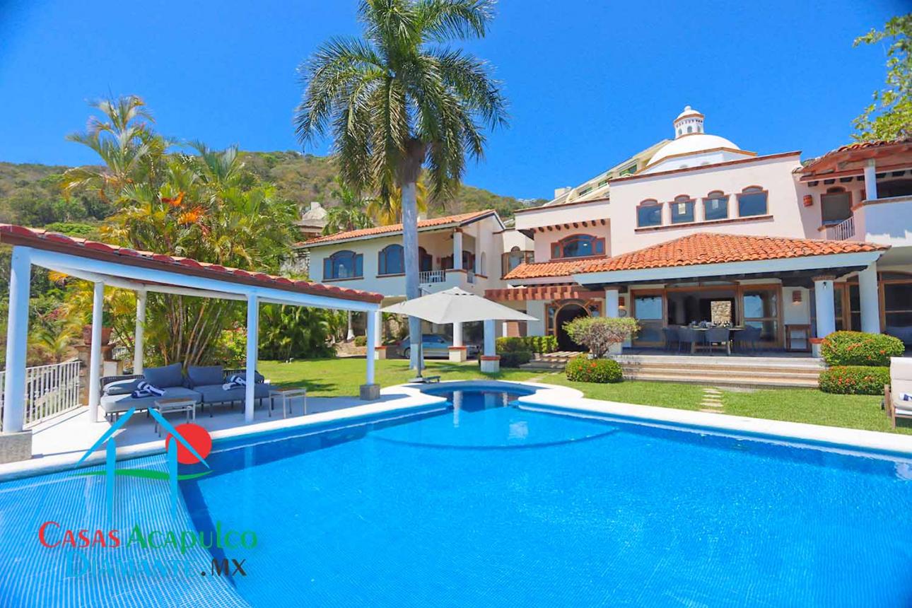 Jardín Con Alberca Privada Y vista al mar